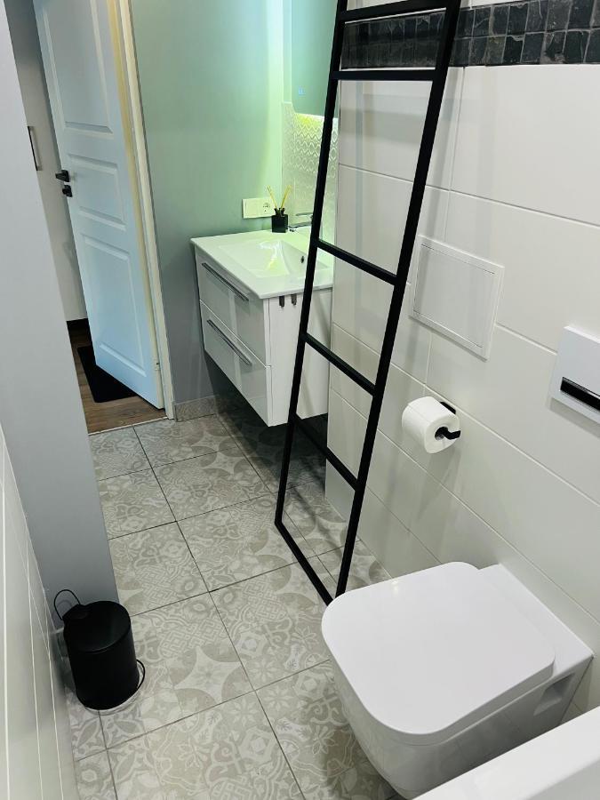 The Right Coast Apartment With Free Private Parking リガ エクステリア 写真