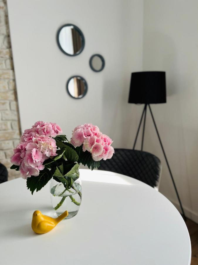 The Right Coast Apartment With Free Private Parking リガ エクステリア 写真
